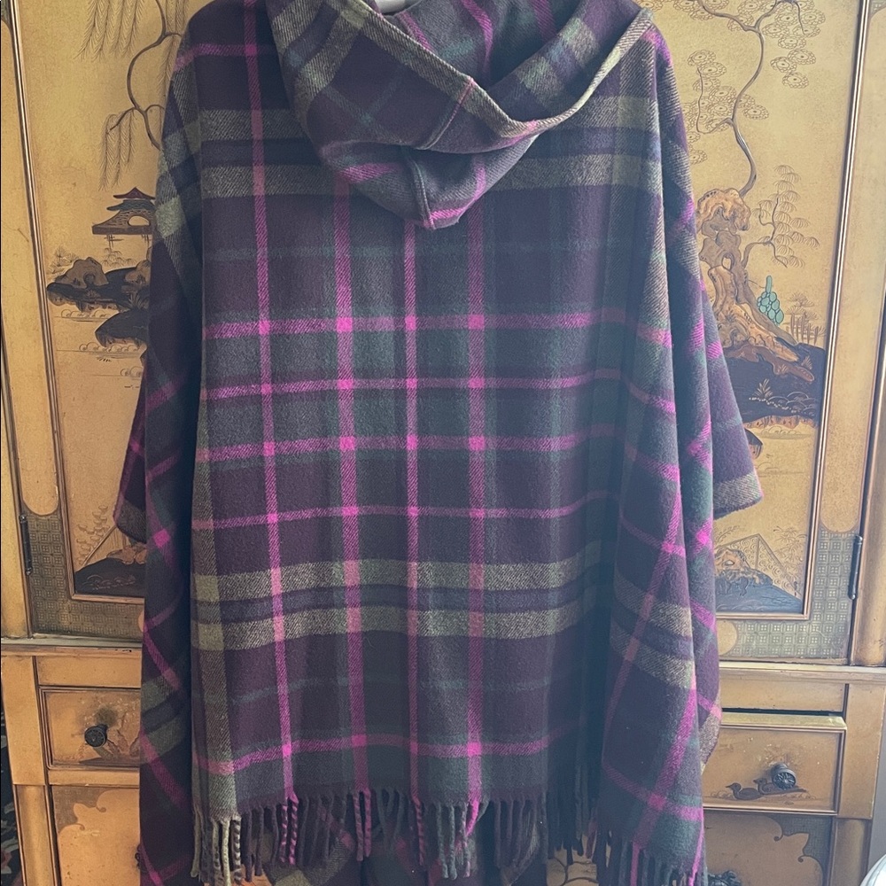MAX MARA Outlander Tartan Plaid Hooded Ruana Cape Olive Green Fringe M Like New! - Picture 11 of 14